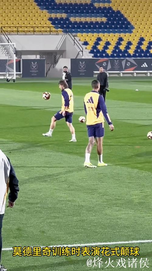 网友上传精彩颠球视频，引发观赏热潮