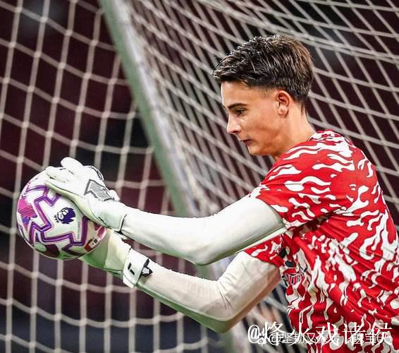 阿森纳锁定20岁门将托里亚尼，夏季三度对决展现扑点神技